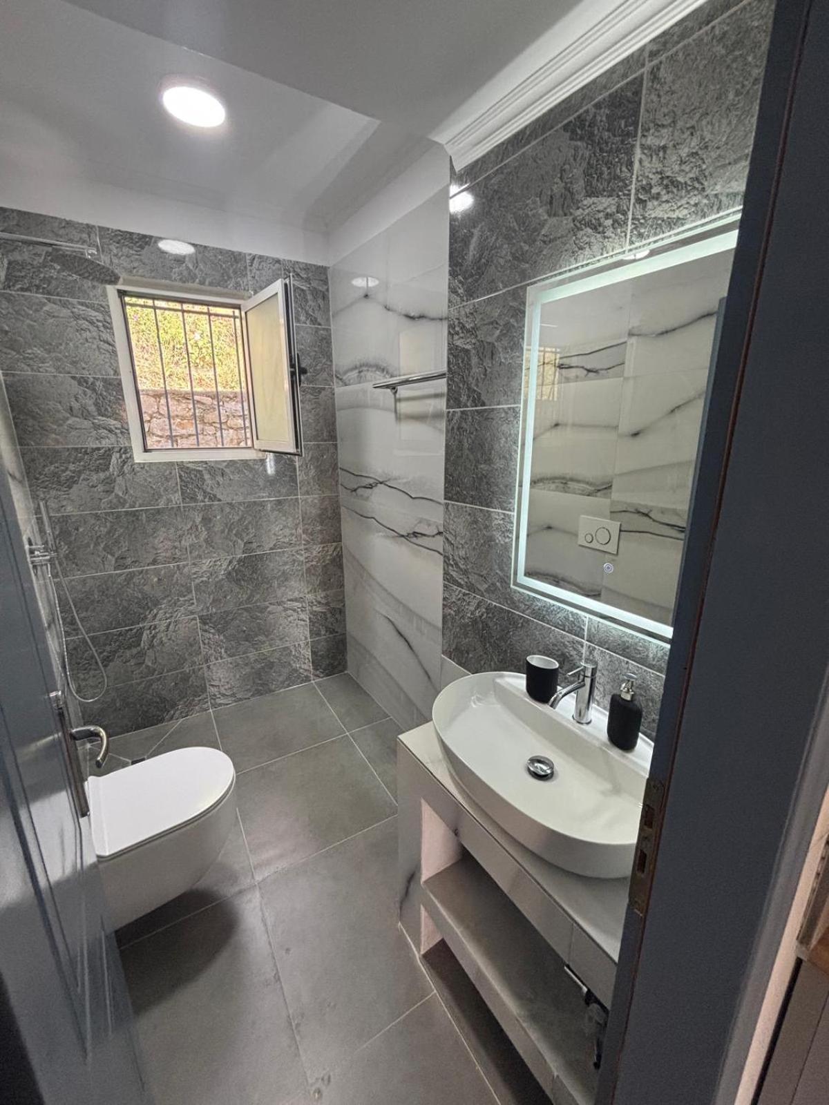 Qeparo View Rooms Luaran gambar